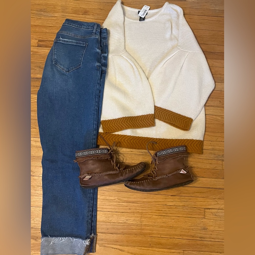 Wrangler bell sleeve sweater